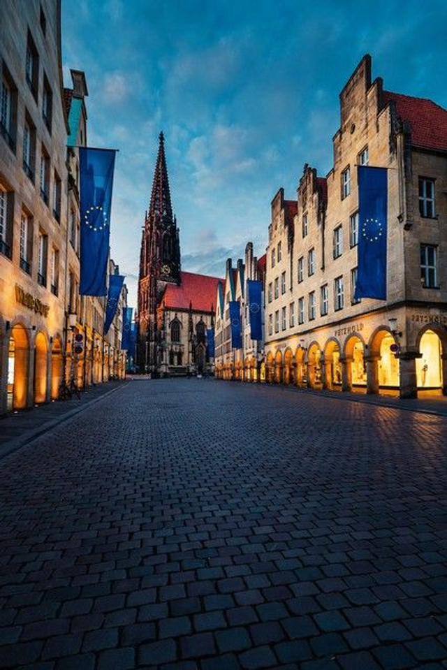 Prinzipalmarkt mit Europafahnen
