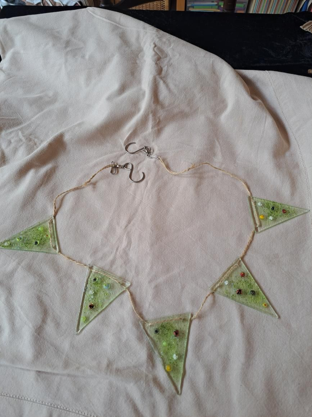 Floral bunting (green)