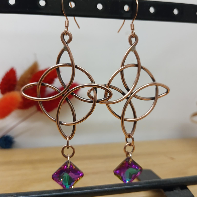 Boucles d'oreilles en cuivre et cristaux 