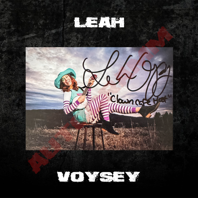 Leah Voysey - Autogramm 2025 (A6)