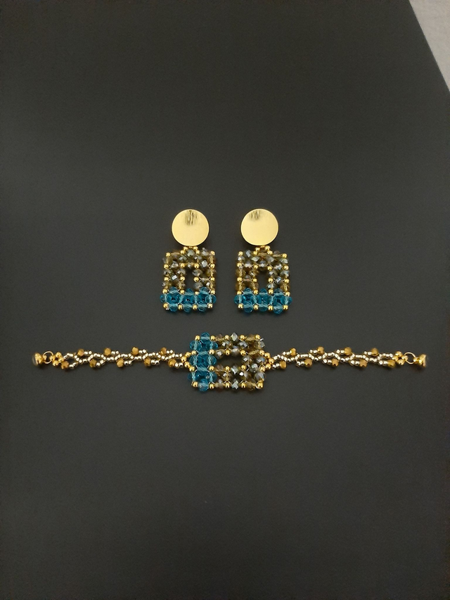 Parure bracelet - boucles d&#039;oreilles doré inoxydable- bleu turquoise  tissé en perle cristal fermoir magnetique cadeau pour elle 		