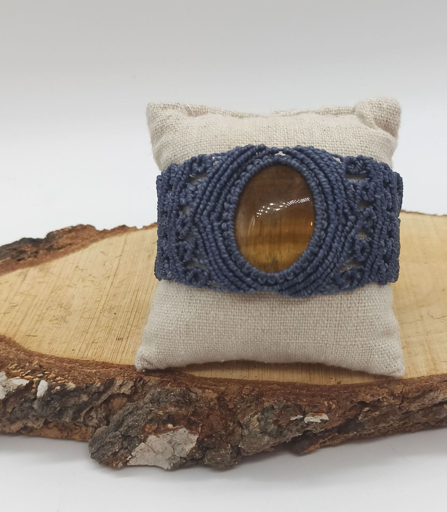 bracelet micro macramé bleu jean avec oeil de tigre