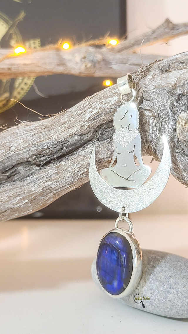 Selënia – Veilleuse Lunaire en Labradorite | Talisman de Protection & Intuition