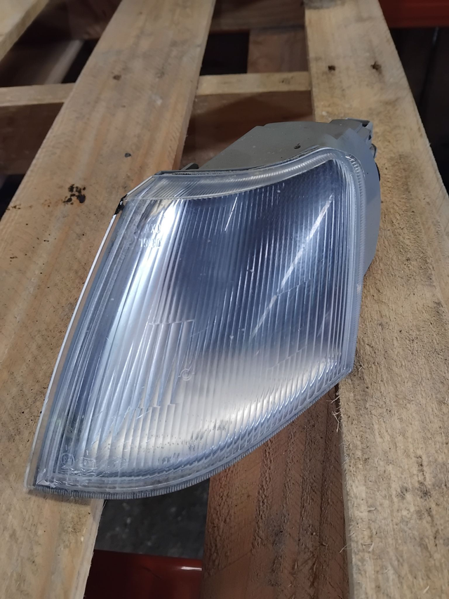 Clignotant avant conducteur 