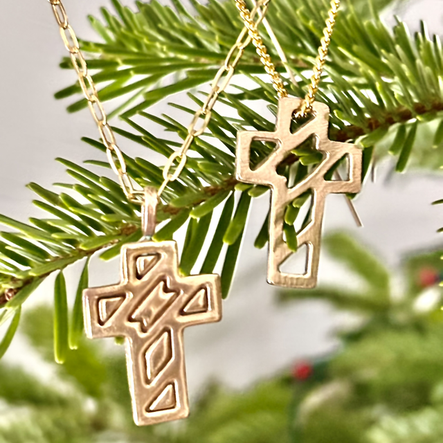 CROIX ajourée en Bronze