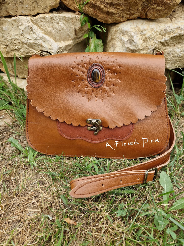 Sac 100 % cuir avec pierre Oeil de tigre