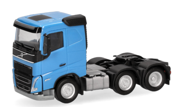 Volvo FH Flachdach Zugmaschine 3achs (6x2), himmelblau Herpa 1:87