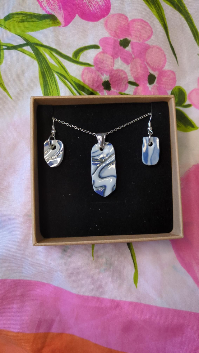 Earrings and necklace set 