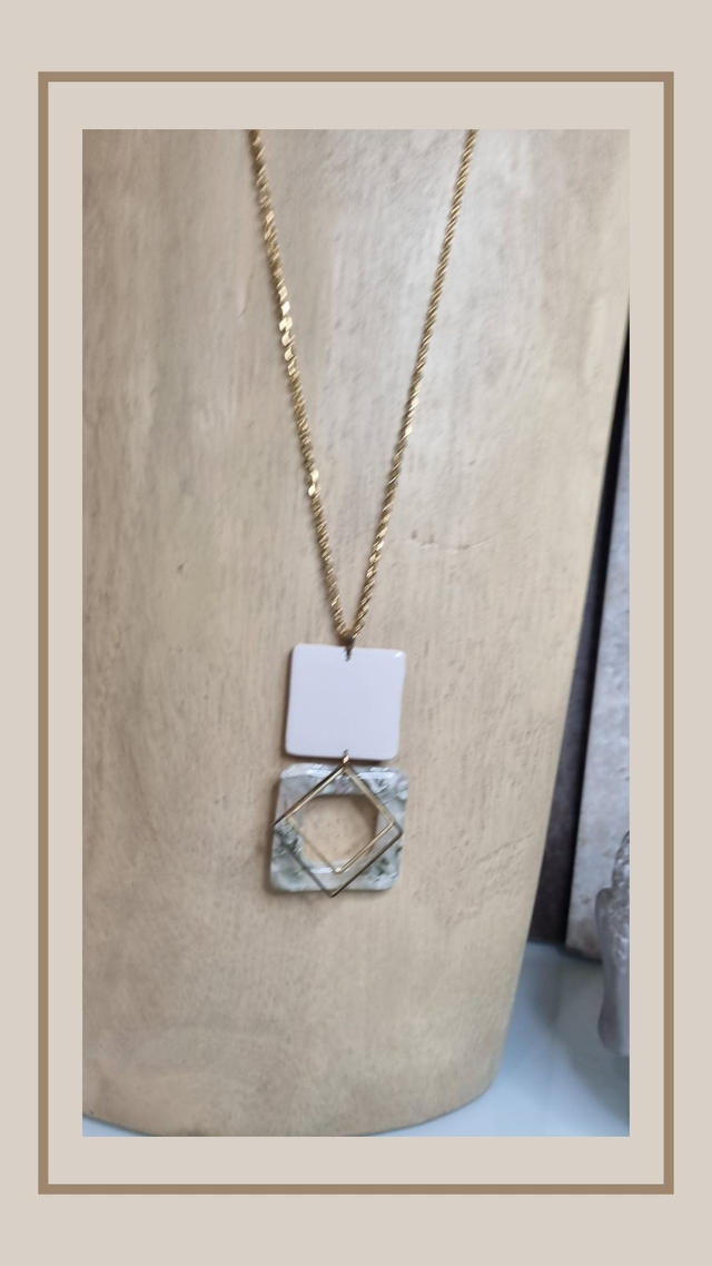 Collier Fausse pierre naturelle double carré 