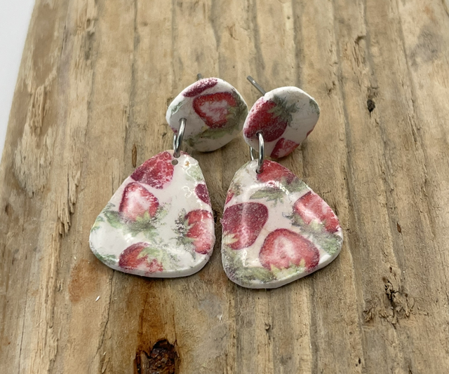 Strawberry midis statement earrings