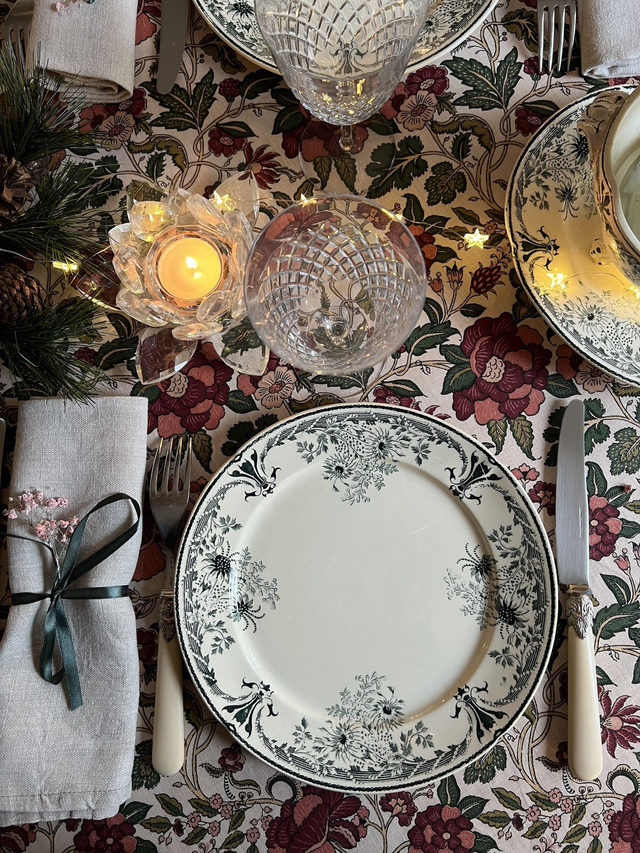 MOLIERE - Suite de 6 assiettes plates signées Sarreguemines - Terre de Fer