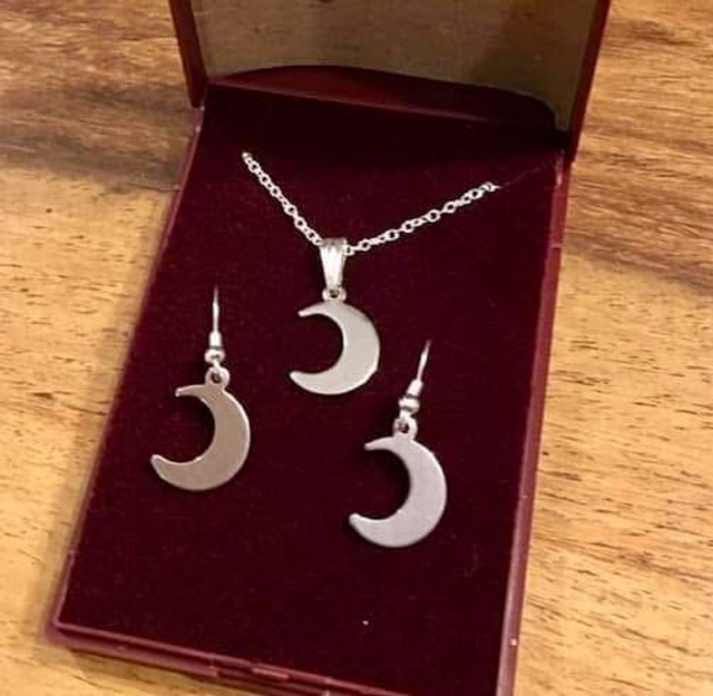 Moon Set 18” Silver plated chain &amp; ear hooks 