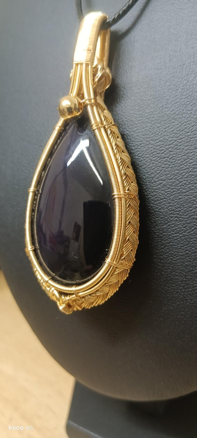 Pendentif cuivre doré et obsidienne du Mexique 