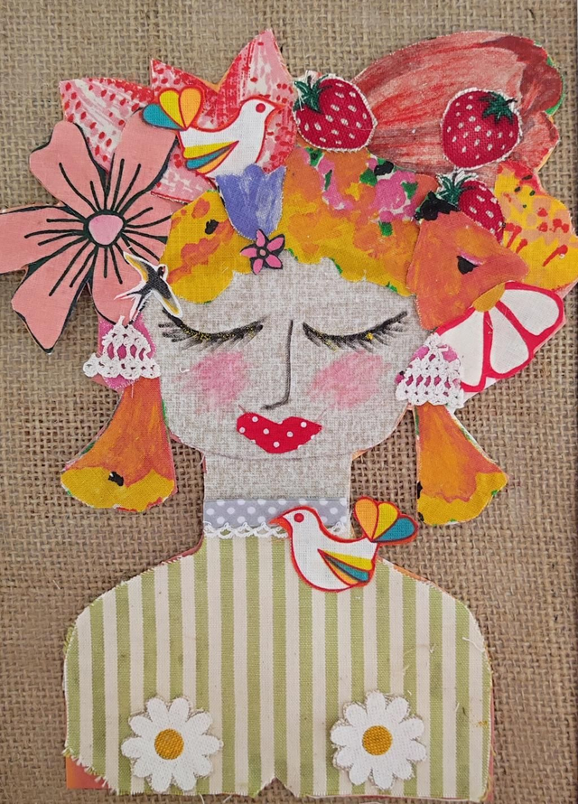 Tableau arts textiles portrait - femme à l'oiseau 