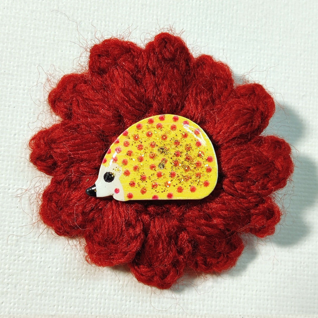 Barrette fleur simple rouge crochet bouton hérisson jaune pince crocodile