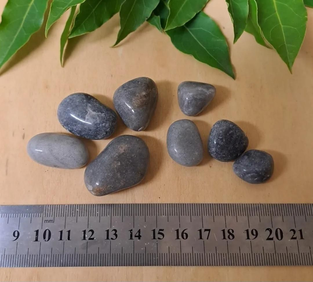 GREY AVENTURINE TUMBLESTONE