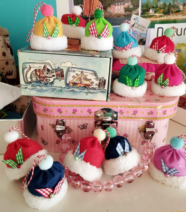 Décoration de Noël - 3 bonnets