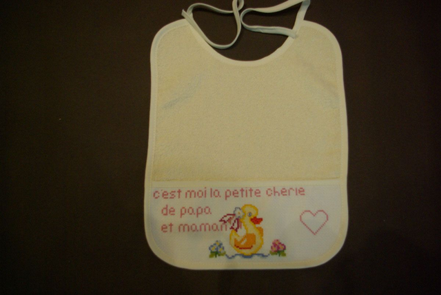 105-Bavoir brodé ECRU