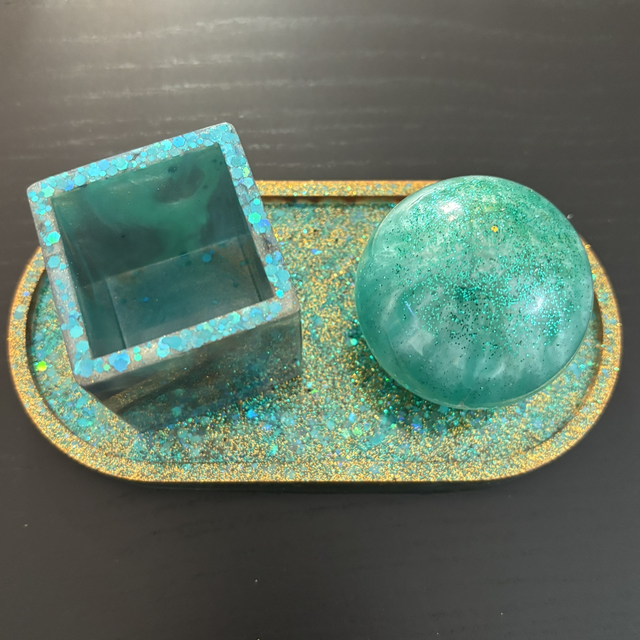 PLATEAUX AVEC PORTE STYLO ET SPHÈRE 