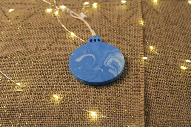 Les suspensions boule marbré (personnalisable sur demande)