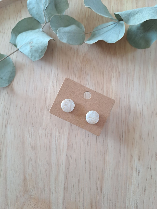 Boucles d'oreilles puces marbrées