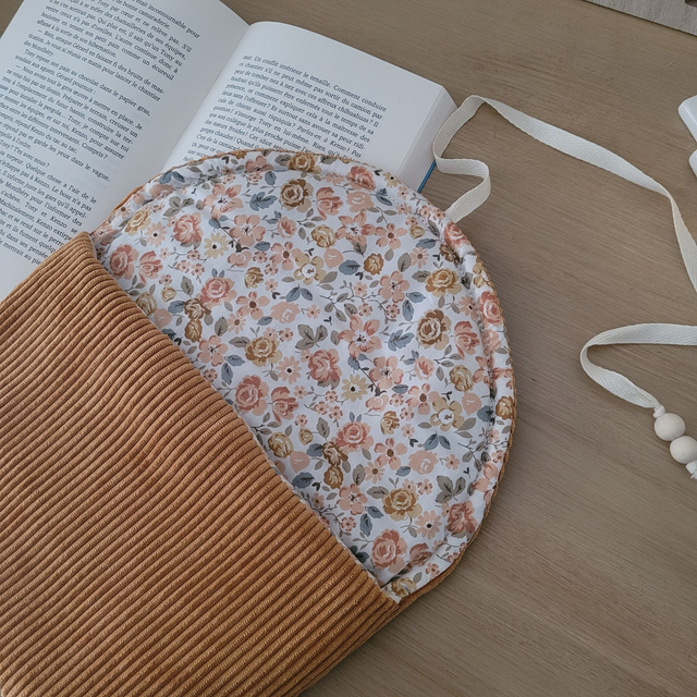 Pochette à livre Romy velours ocre / fleuri nude