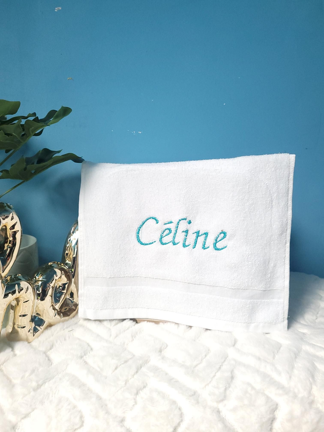 Serviette brodée Céline 