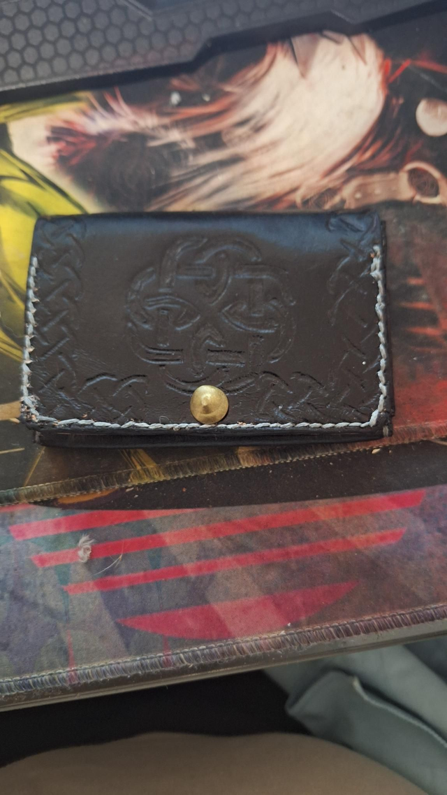 Mini Portefeuille Cuir Noir Gravé Celtique / Porte-Cartes Artisanal Bouton Pression