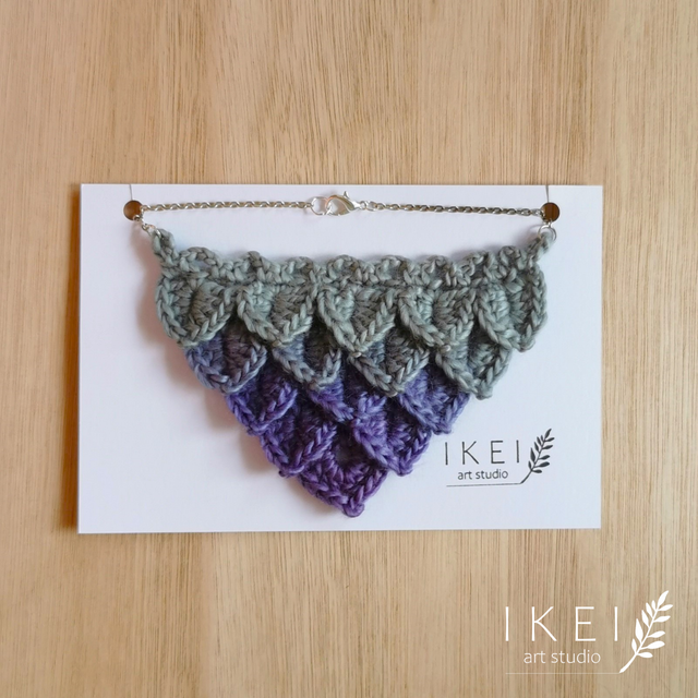 Mermaid necklace grey-purple