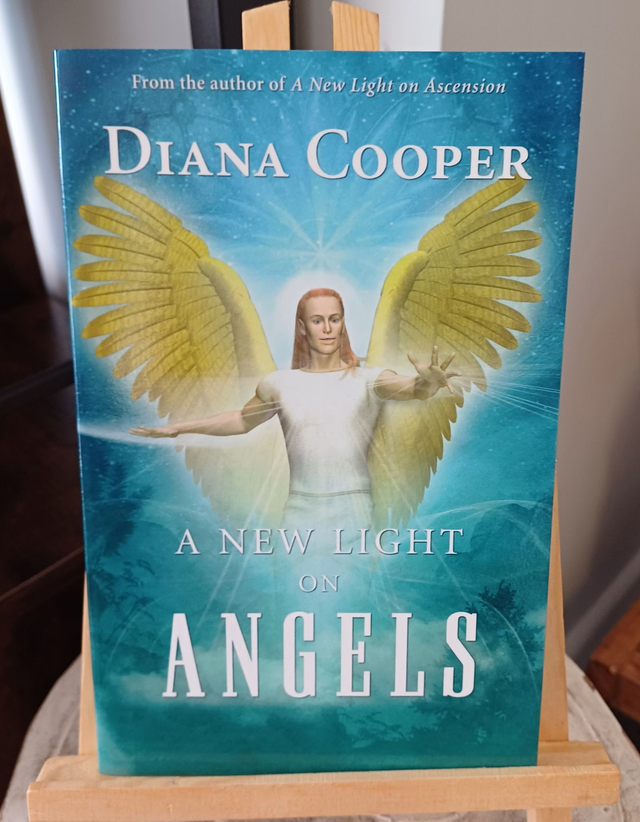 A Little Light On Angels by Diana Cooper