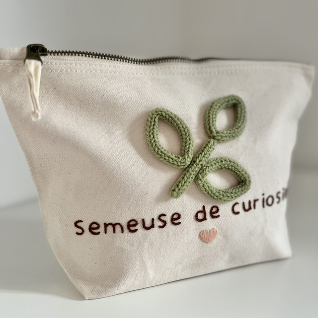 Pochette coton « semeuse » en broderie et tricotin à personnaliser 