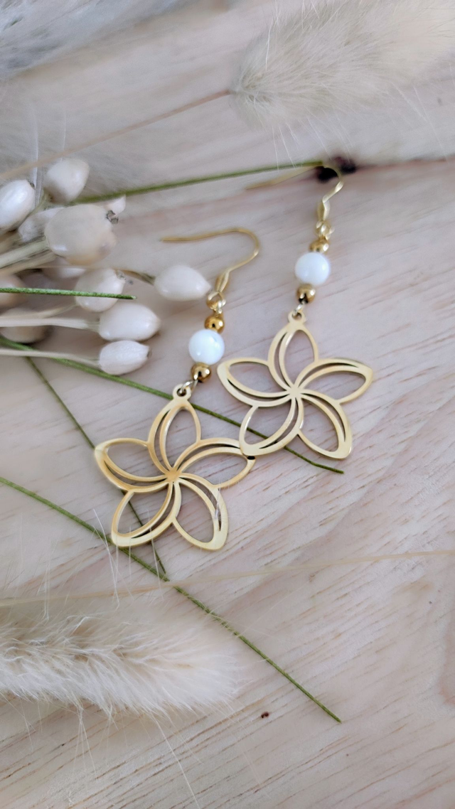 Boucles d'oreilles Fleur et Nacre