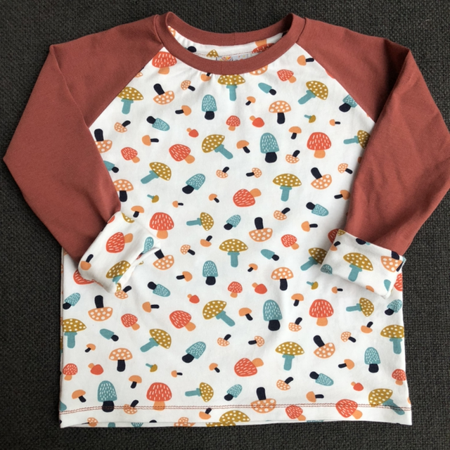 T-shirt manches longues 4-5 ans «Champignons»