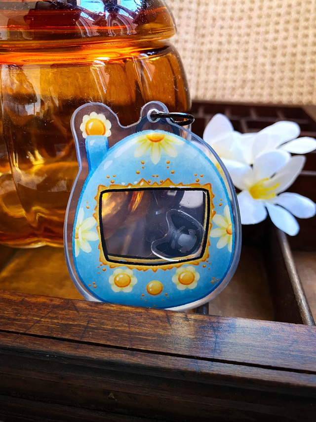 Tama Daisy Acrylic Shaker Keychain