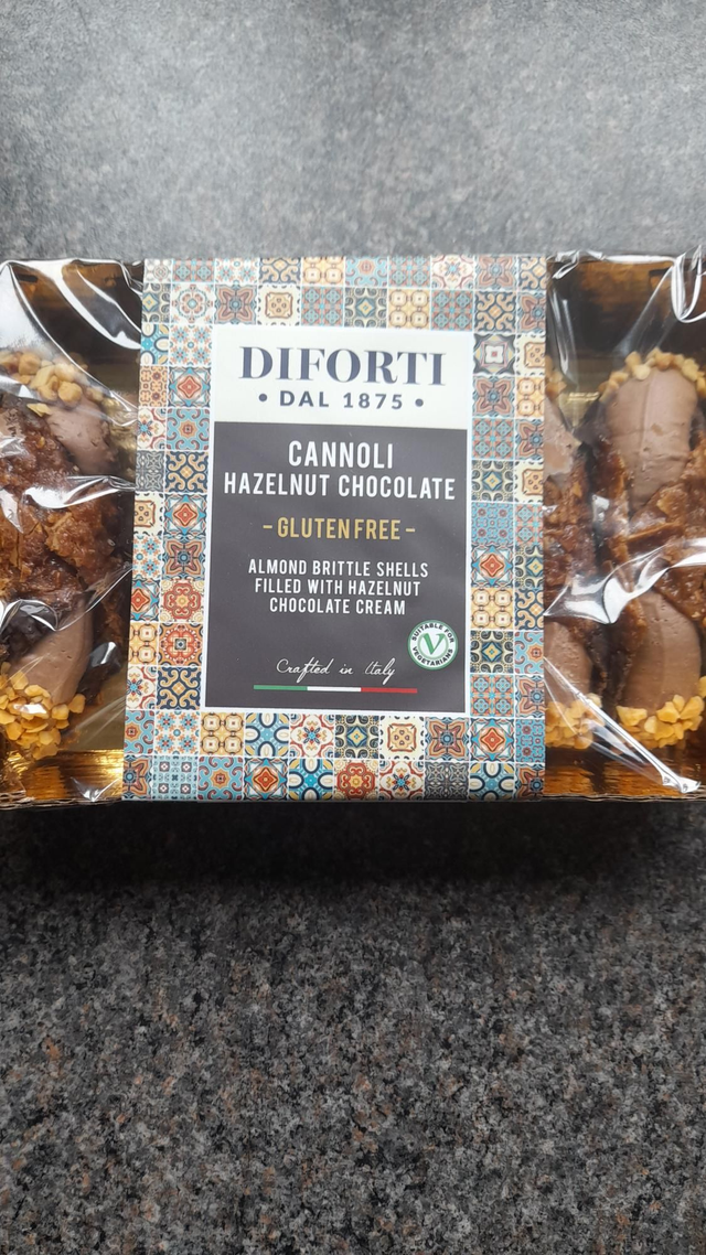 Cannoli - Hazelnut
