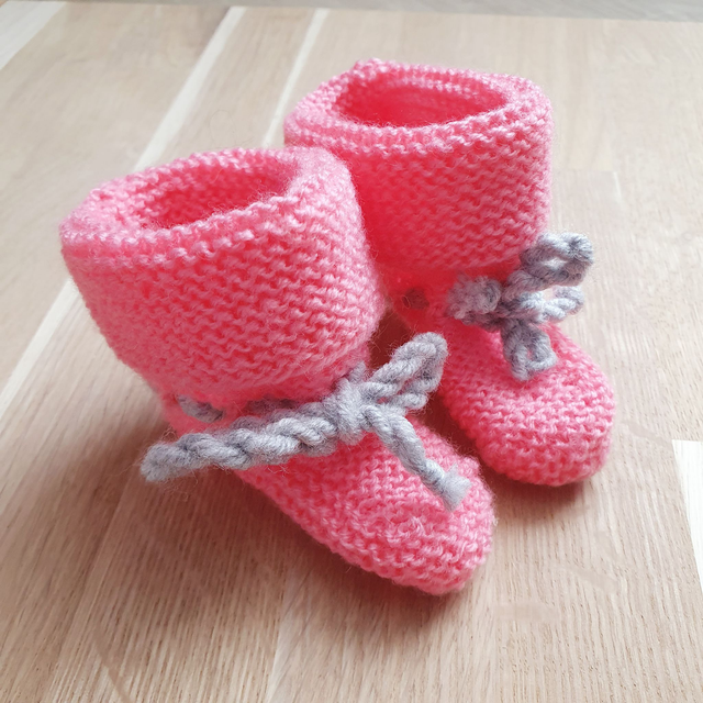 Babyslofjes roze - handgebreid