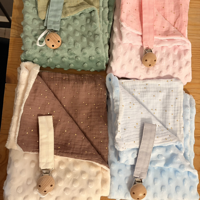 Plaide et attache tétine personnalisé