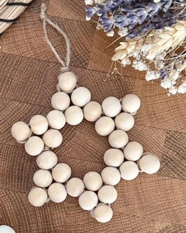 Ma douce étoile, suspension en perles en bois