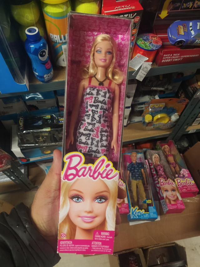 POUPÉE BARBIE 