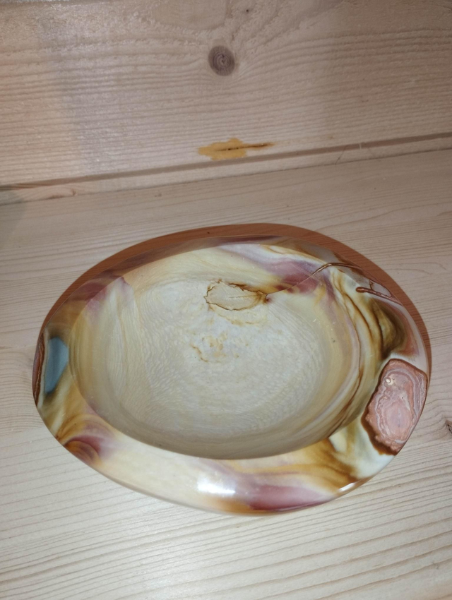 Jaspe polychrome, bol à offrandes