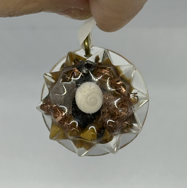 Orgon’it (taille mini) œil de tigre 852 Hz n*6 (adoptée)