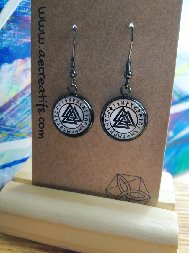  Boucles d&#039;oreilles cabochons Valknut