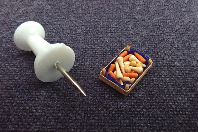 Root Vegetables in Crate (1/48th Scale)