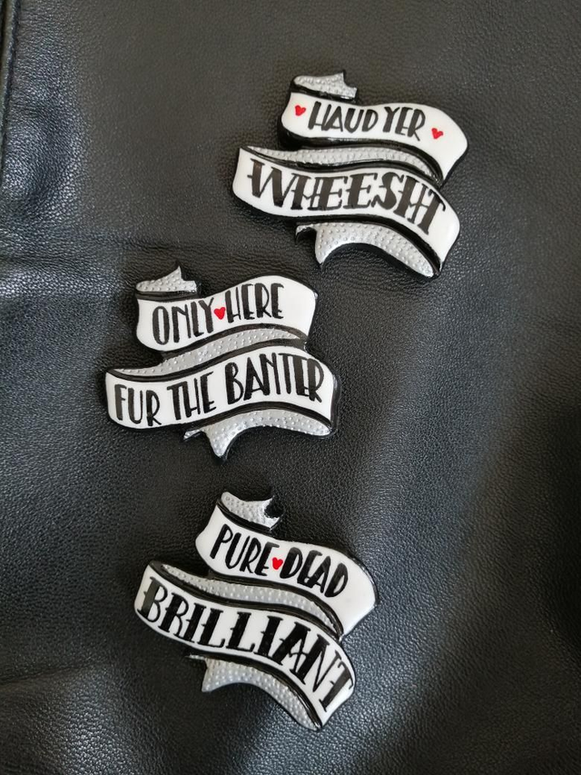 Double Ribbons (click here tae choose yer Banter) 