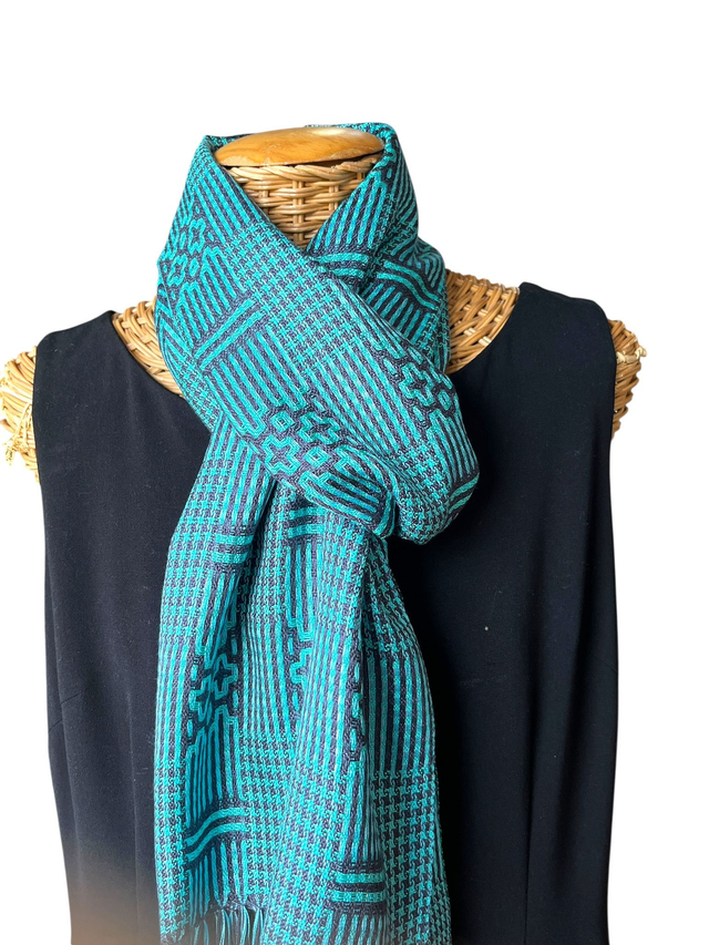 Pinwheels : 100% silk scarf
