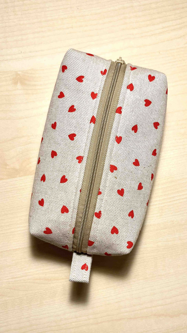 Square zip pouch - Accessory bag - Travel organizer - Storage bag - Makeup bag - Heart