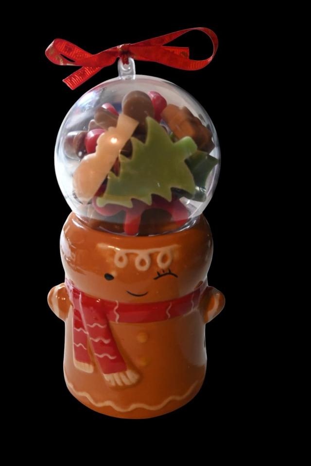 Brûle-parfum bonhomme pain d’épices – Boule de Noël remplie de fondants parfumés
