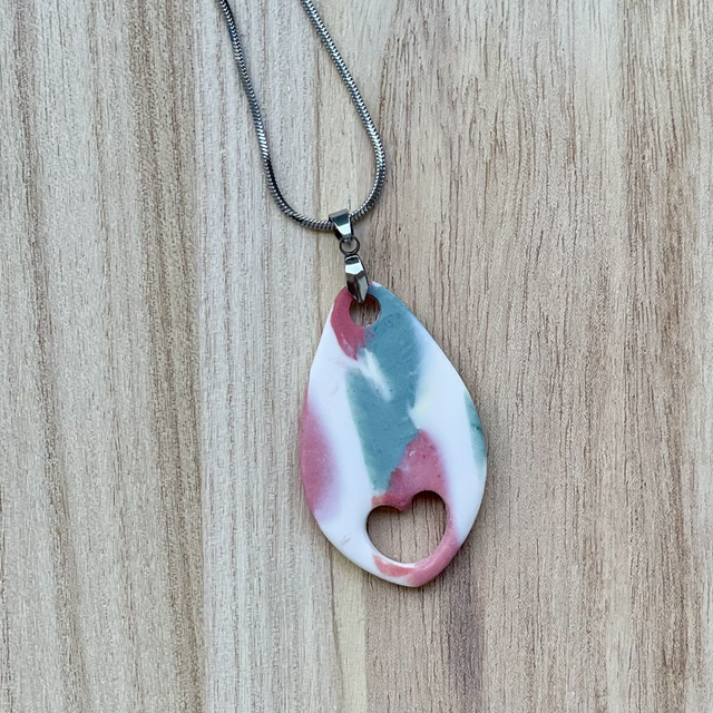 Pendentif SURF modèle 1