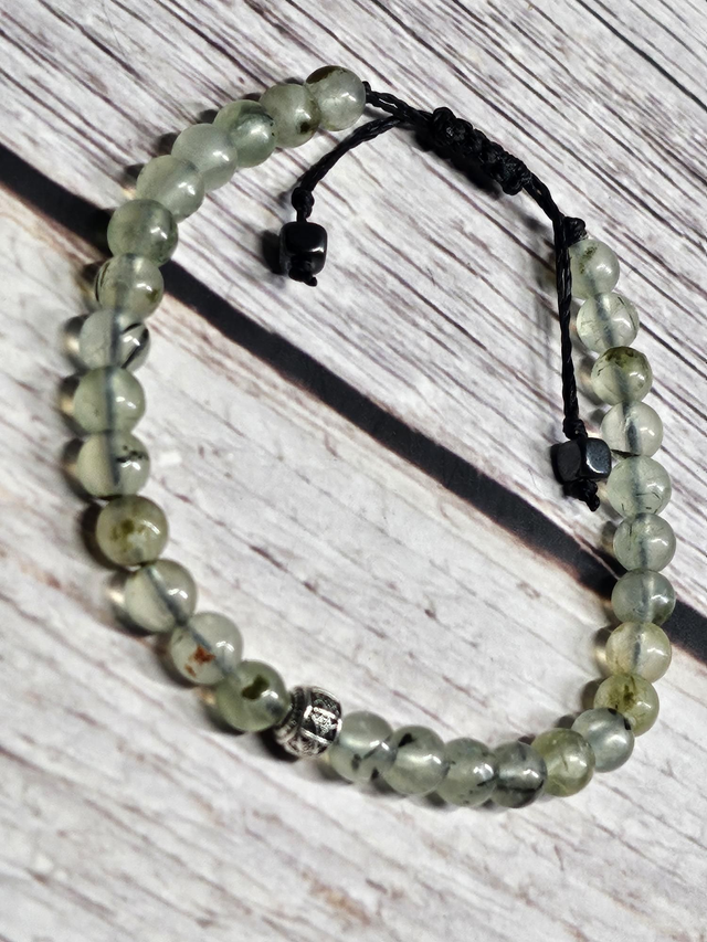 Bracelet Préhnite 4 mm – Macramé Ajustable