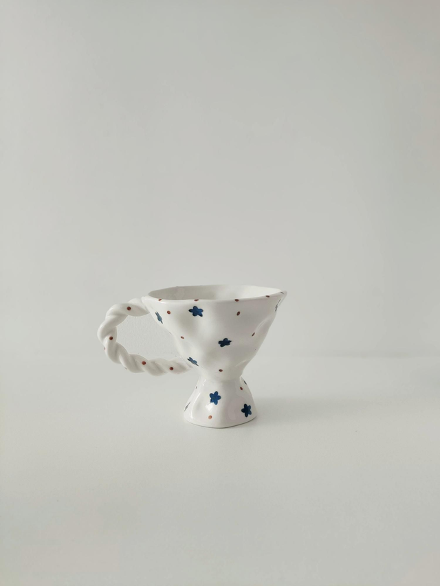 Mug fleurs bleues en céramique 